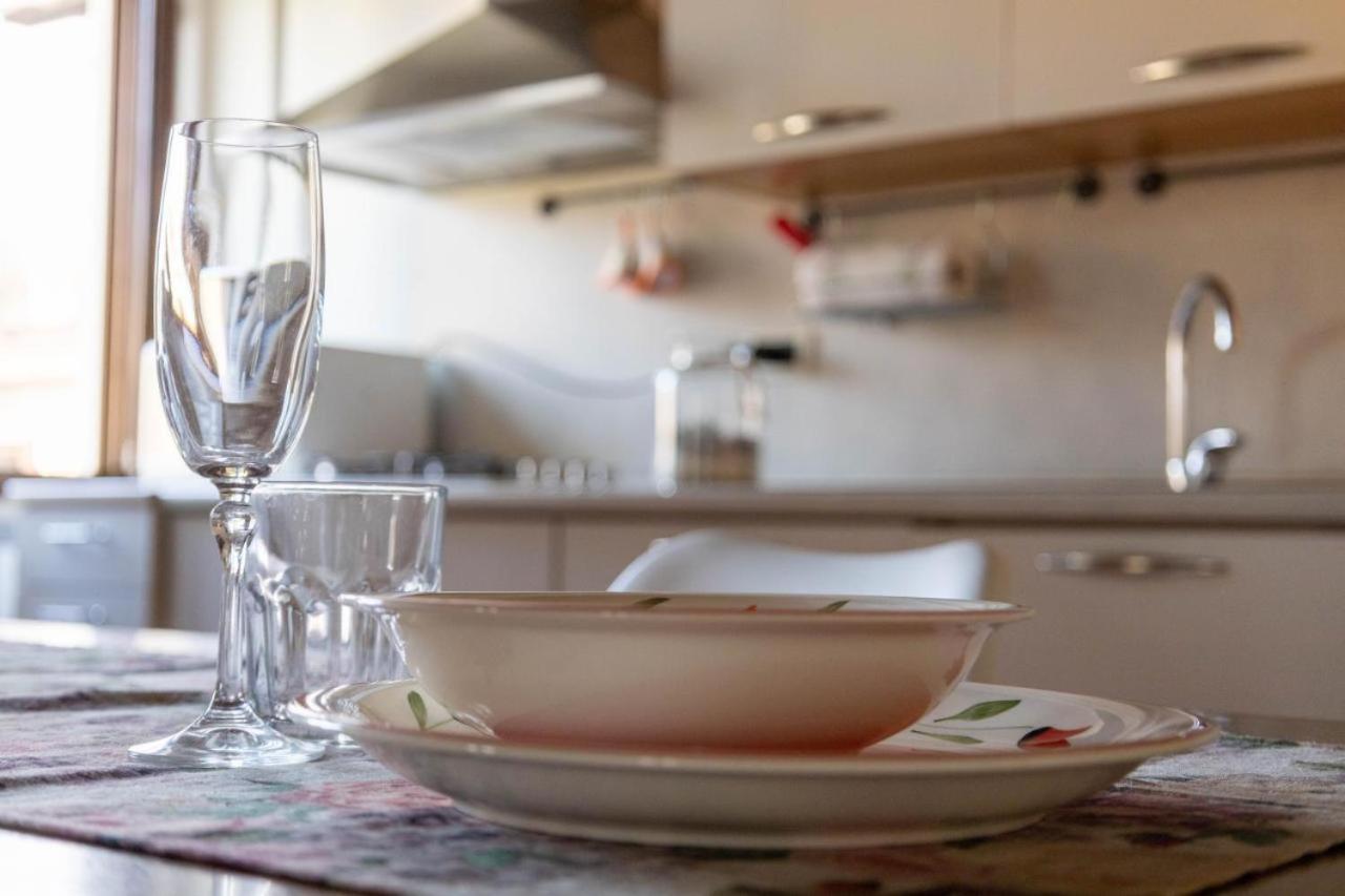 Casa Marilyn Appartement Desenzano del Garda Buitenkant foto