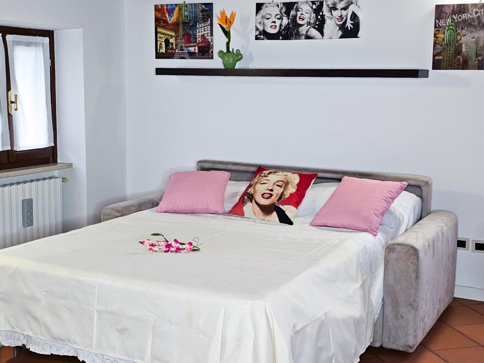 Casa Marilyn Appartement Desenzano del Garda Buitenkant foto